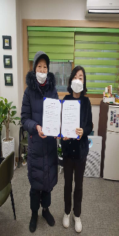 그림입니다.

원본 그림의 이름: 20221226_100430.jpg

원본 그림의 크기: 가로 4032pixel, 세로 3024pixel

사진 찍은 날짜: 2022년 12월 26일 오후 10:04

카메라 제조 업체 : samsung

카메라 모델 : SM-N950N

프로그램 이름 : N950NKSU5DVG1

F-스톱 : 1.7

노출 시간 : 1/60초

ISO 감도 : 80

색 대표 : sRGB

노출 모드 : 자동

35mm 초점 거리 : 26
