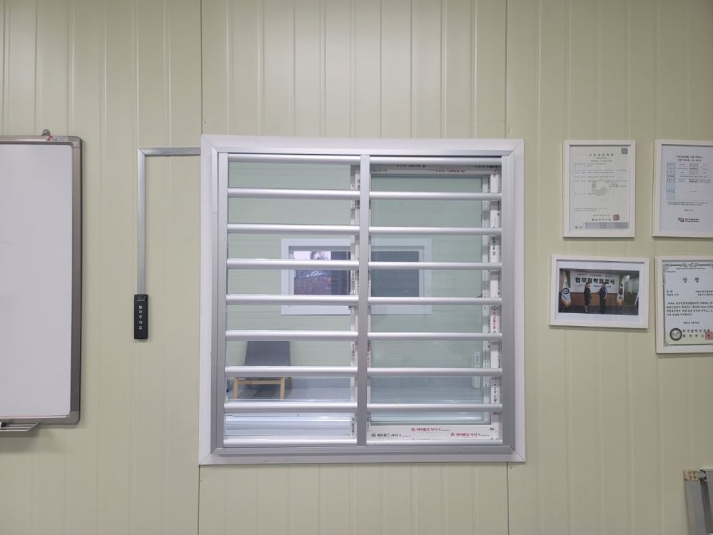 그림입니다.

원본 그림의 이름: 03.jpg

원본 그림의 크기: 가로 1440pixel, 세로 1080pixel