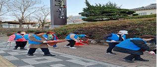 그림입니다.

원본 그림의 이름: CLP000056080009.bmp

원본 그림의 크기: 가로 317pixel, 세로 136pixel