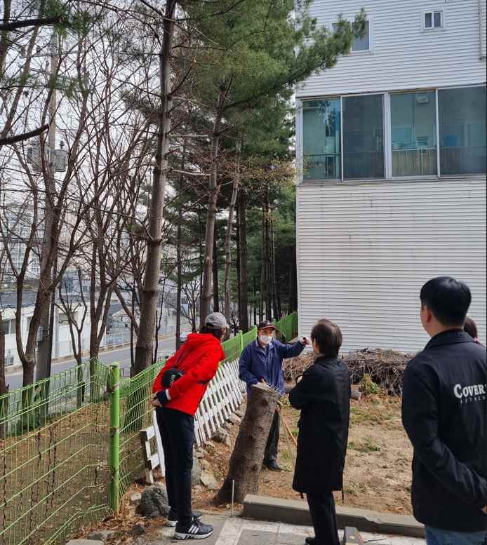 그림입니다.

원본 그림의 이름: CLP00000bd00004.bmp

원본 그림의 크기: 가로 694pixel, 세로 777pixel