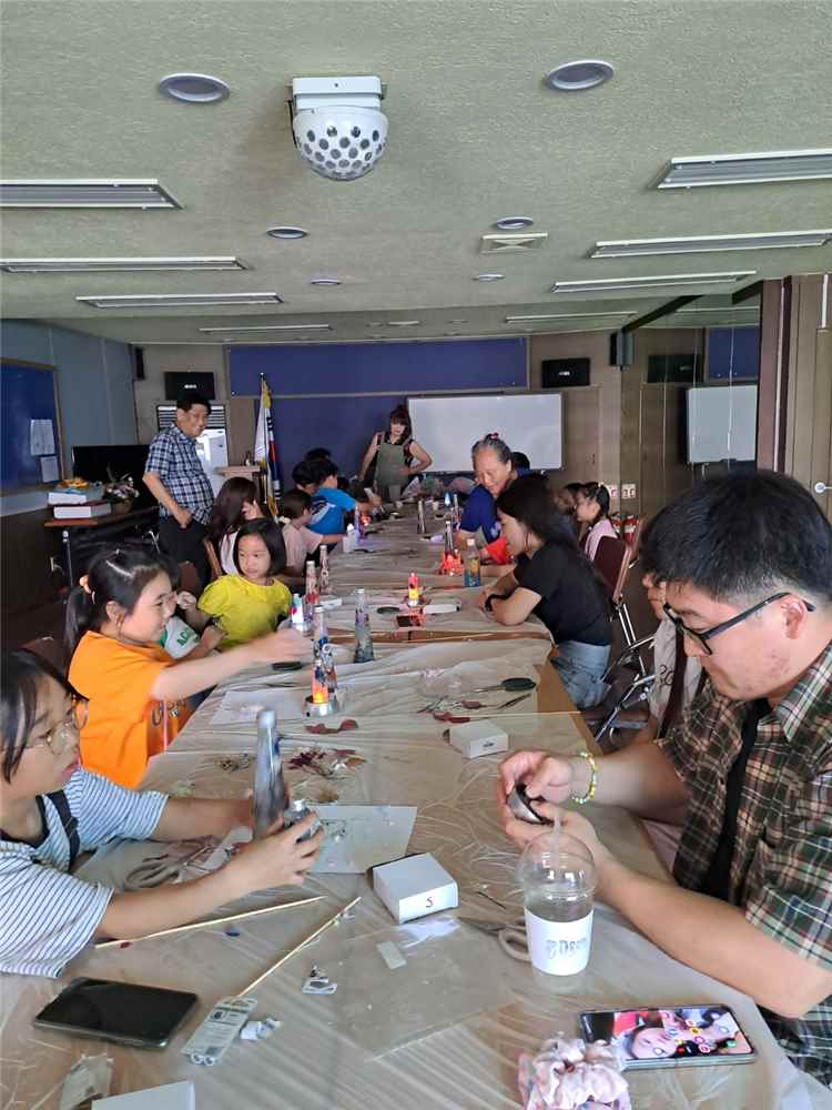 그림입니다.

원본 그림의 이름: IMG_6600.jpeg

원본 그림의 크기: 가로 1050pixel, 세로 1400pixel

색 대표 : sRGB

EXIF 버전 : 0221