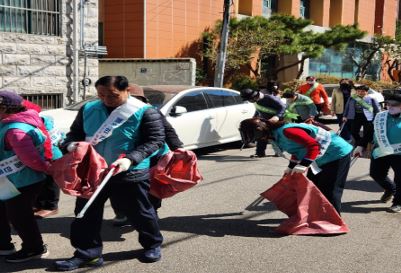 그림입니다.

원본 그림의 이름: CLP00004420134f.bmp

원본 그림의 크기: 가로 401pixel, 세로 273pixel