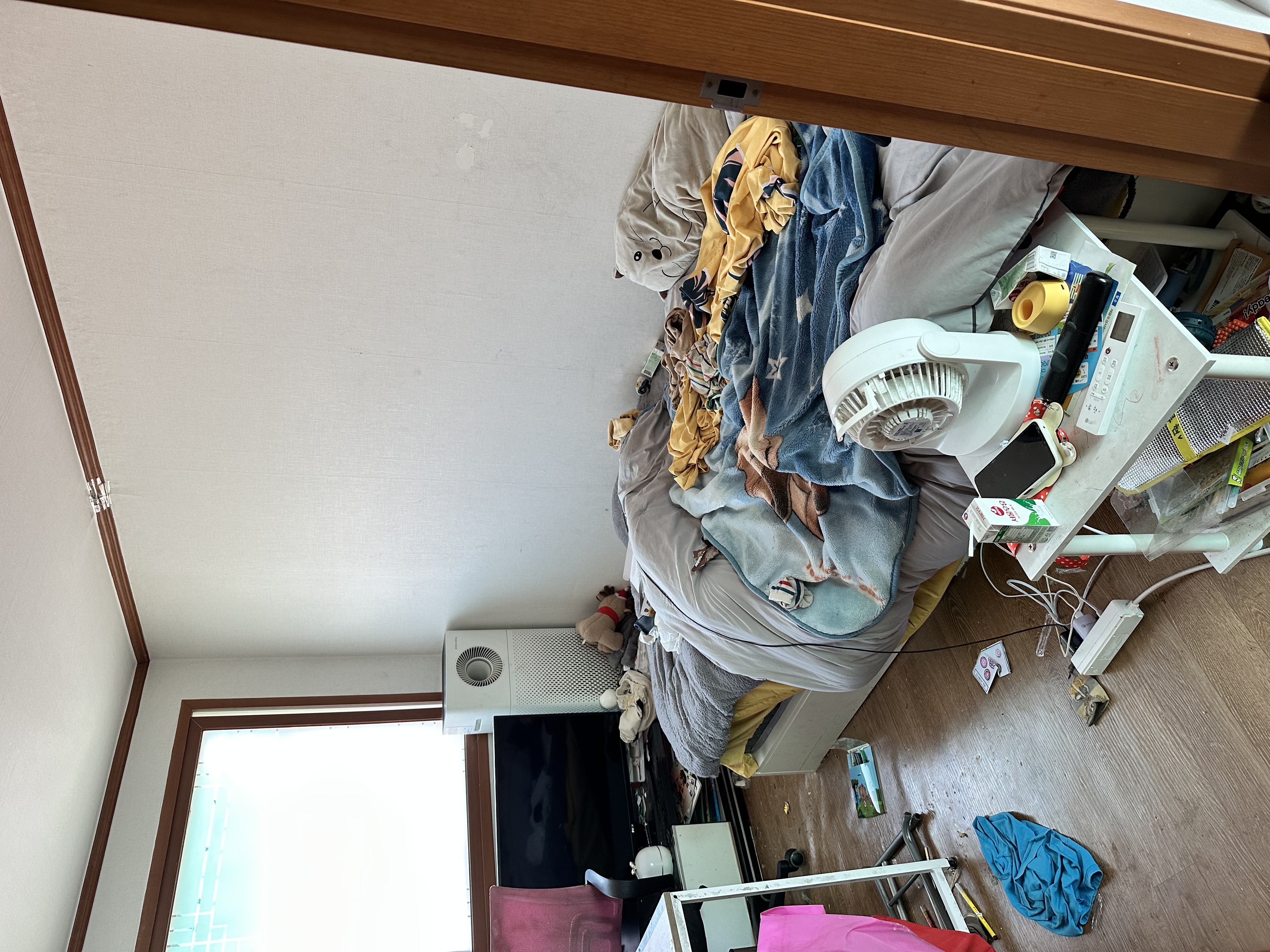 아이방 정리전.jpeg